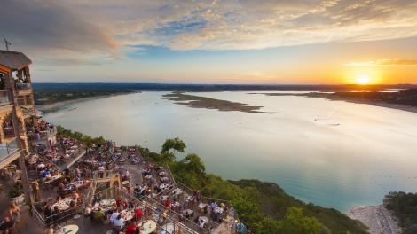 特拉维斯湖畔绿洲餐厅壮观的日落美景 特拉维斯湖畔绿洲餐厅壮观的日落美景