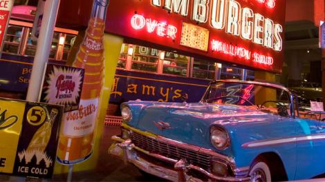 在密西根州底特律市亨利•福特博物馆中展出的复古展览 在密西根州底特律市亨利•福特博物馆中展出的复古展览