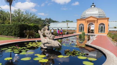 位于新奥尔良城市公园里植物园门口的喷泉 位于新奥尔良城市公园里植物园门口的喷泉