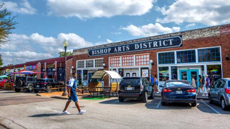游览时髦且适宜步行的 Bishop Arts District 艺术区 游览时髦且适宜步行的 Bishop Arts District 艺术区