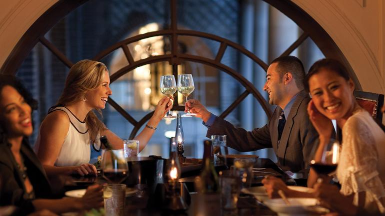 在亚特兰大 Silverman’s Restaurant 餐厅享用美味 在亚特兰大 Silverman’s Restaurant 餐厅享用美味