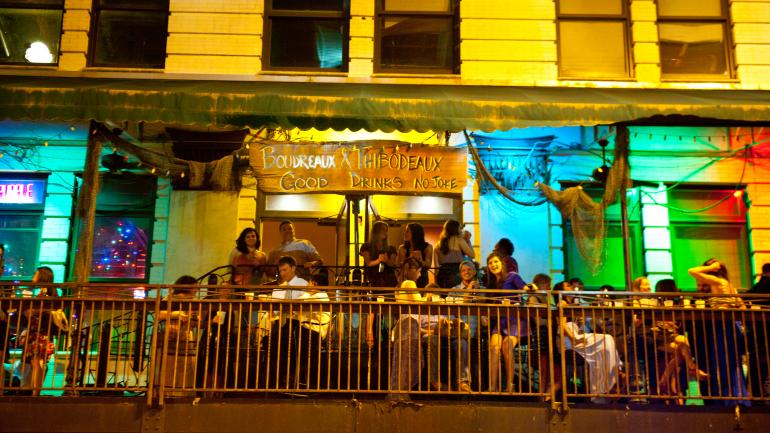 巴吞鲁日市中心展现了该市的美食文化，这里开设有原创餐厅，食客可步行尽享美食。