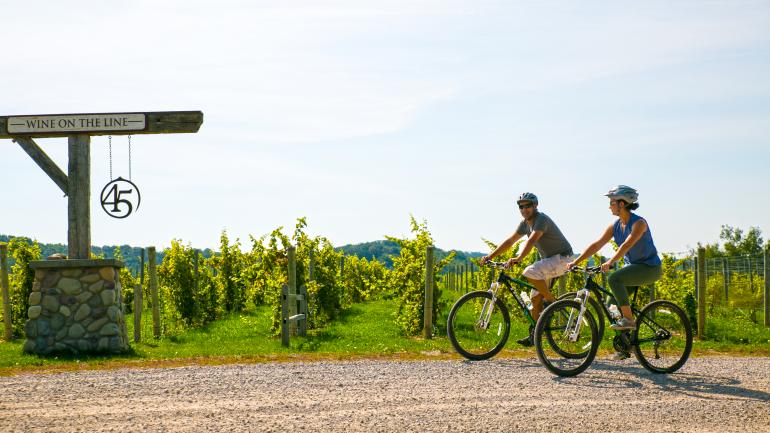 春、夏、秋三季是在小道间徒步和骑行探索特拉弗斯城风光的好时节。 春、夏、秋三季是在小道间徒步和骑行探索特拉弗斯城风光的好时节。