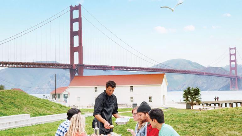 加利福尼亚州旧金山的户外餐饮伴随着各种精致美食和绝佳美景。