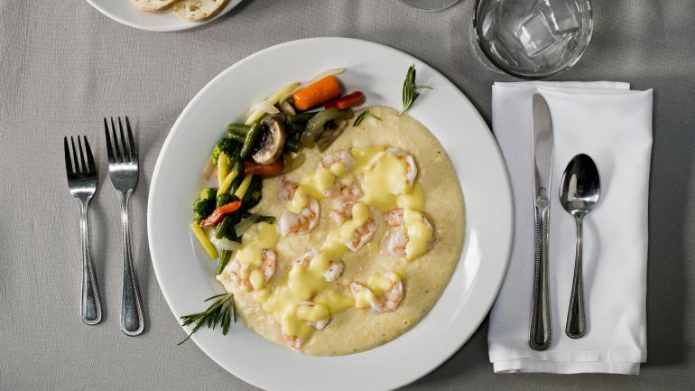 博福特等南卡罗来纳州海滨城镇特色美味鲜虾玉米粥