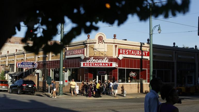去 Arcade 餐厅品尝特色早餐
