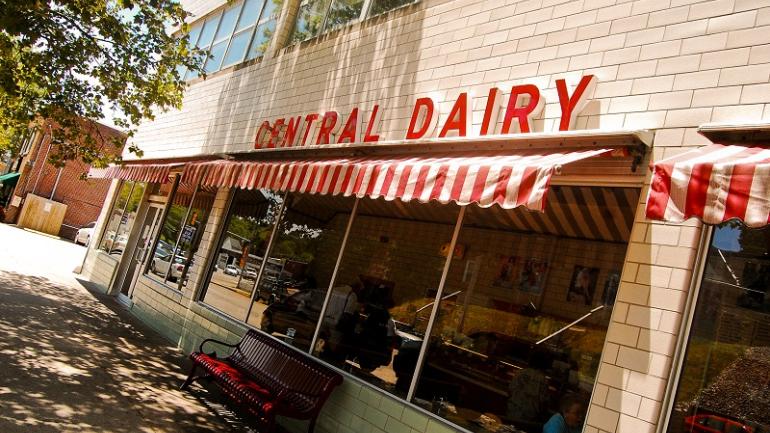 This ice cream shop has been a local favorite since the 1930s, scooping tempting varieties in sweet and salty flavors. This ice cream shop has been a local favorite since the 1930s, scooping tempting varieties in sweet and salty flavors.