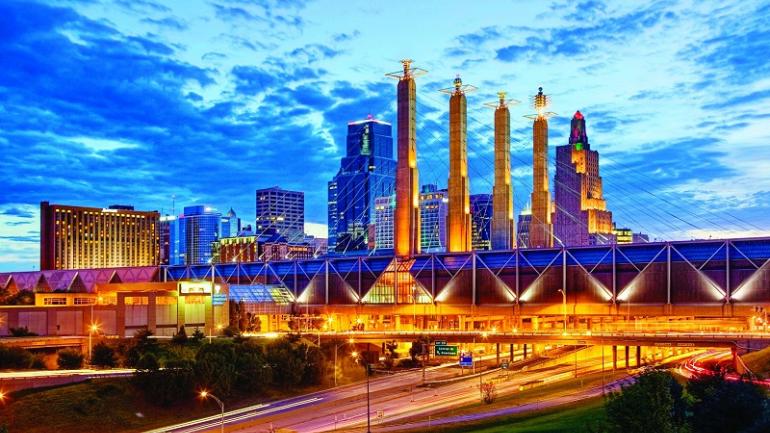 动身前往堪萨斯城，品尝密苏里州最一流的一些烧烤美食、高端餐饮以及创意鸡尾酒。