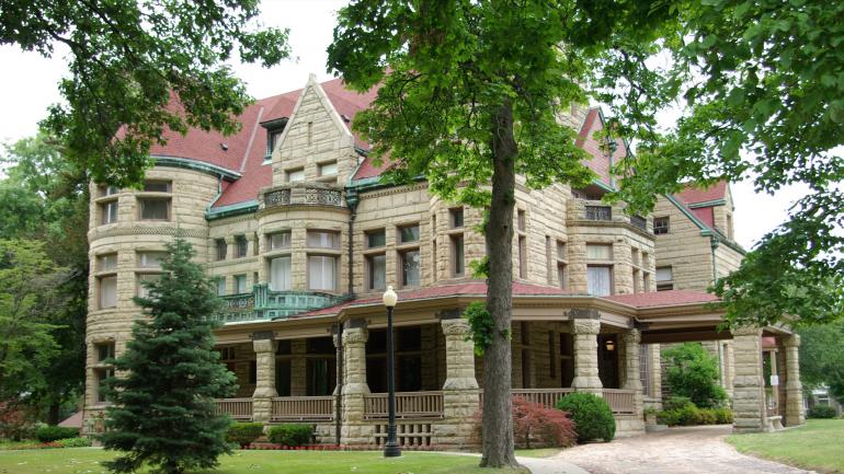 昆西博物馆，位于历史悠久的 Newcomb-Stillwell 大厦内