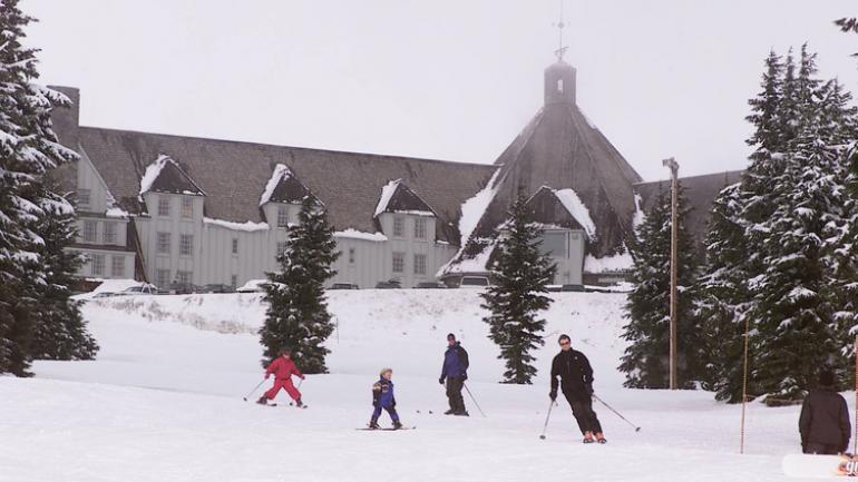 林界小屋度假村，可方便前往北美洲唯一一个全年开放的滑雪区