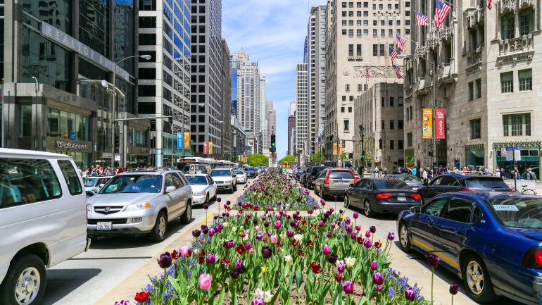 Dining, shopping and sightseeing along the Magnificent Mile Dining, shopping and sightseeing along the Magnificent Mile