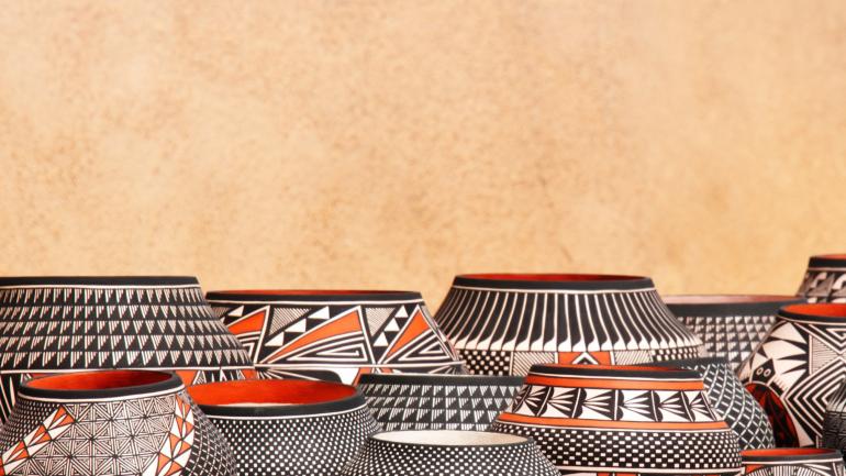 五彩缤纷的美国原住民普韦布洛陶器