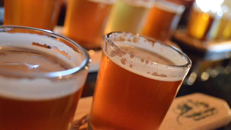 Big Top Brewing Company 酿酒厂酿造的 Circus City IPA 啤酒 Big Top Brewing Company 酿酒厂酿造的 Circus City IPA 啤酒