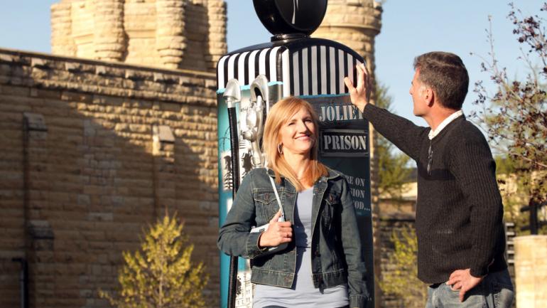 在不详的乔利埃特监狱留下到此一游的《福禄双霸天》剧照