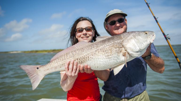 在路易斯安那州霍马出海捕捞收获满满