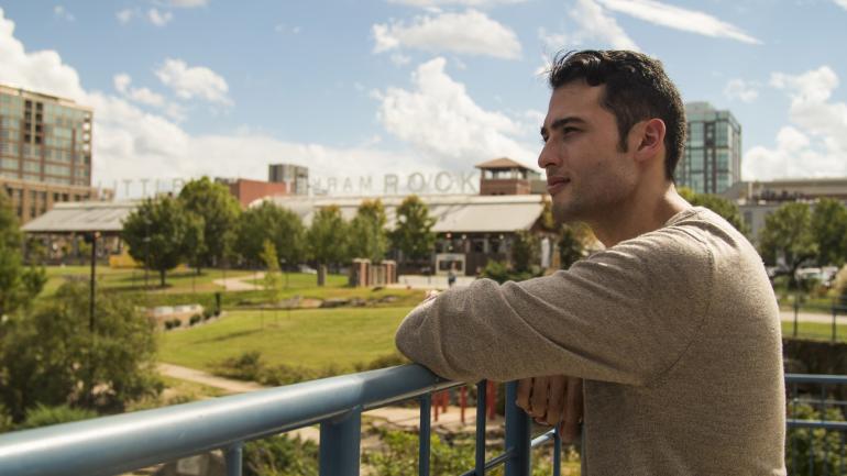 从市中心河边市场区欣赏美丽风景