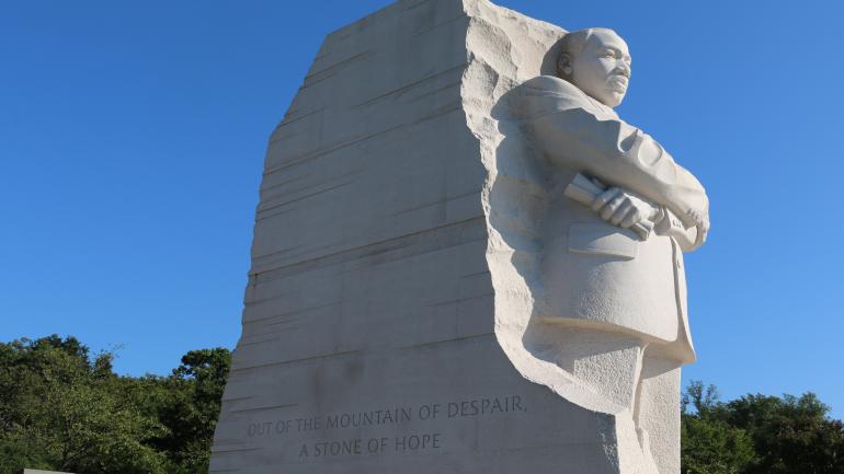 矗立在国家广场上的马丁·路德·金博士纪念碑 矗立在国家广场上的马丁·路德·金博士纪念碑