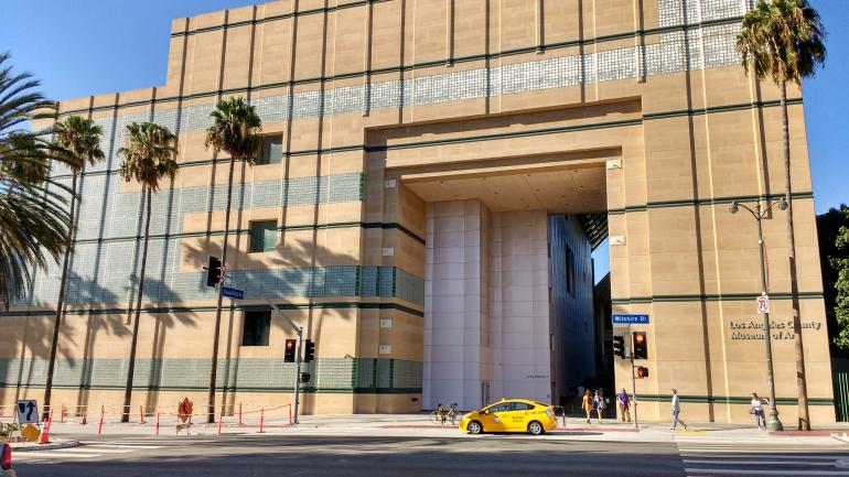 威尔夏大道上令人惊叹的洛杉矶县立艺术博物馆 威尔夏大道上令人惊叹的洛杉矶县立艺术博物馆