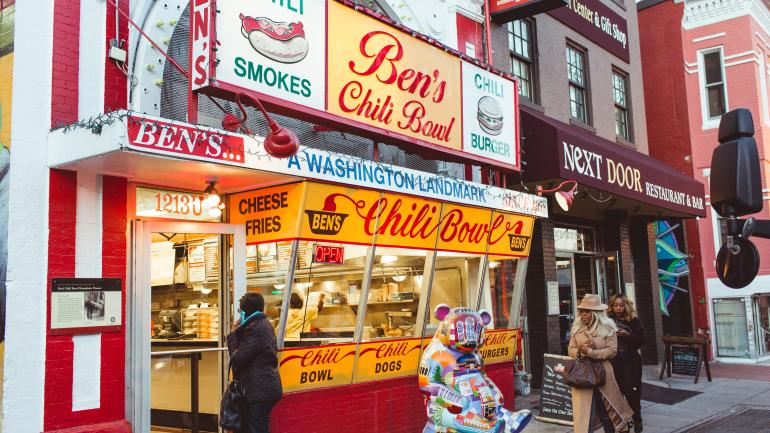 位于华盛顿哥伦比亚特区的 Ben’s Chili Bowl 餐厅 位于华盛顿哥伦比亚特区的 Ben’s Chili Bowl 餐厅