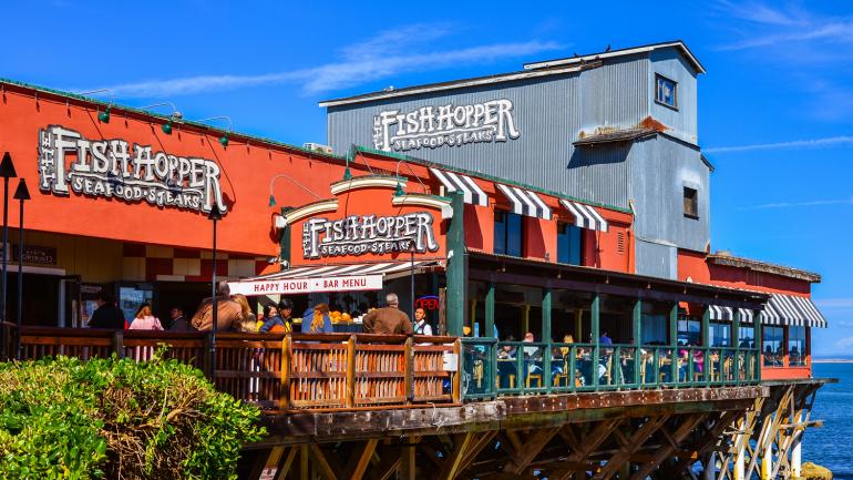 在Fish Hopper餐厅享用令人食指大动的海鲜