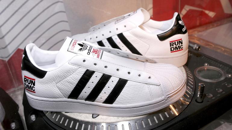 成功的标志：Run-D.M.C.品牌系列扩展到了鞋履产品