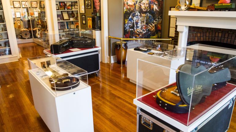 佐治亚州梅肯的阿尔曼兄弟乐队博物馆展出的纪念品