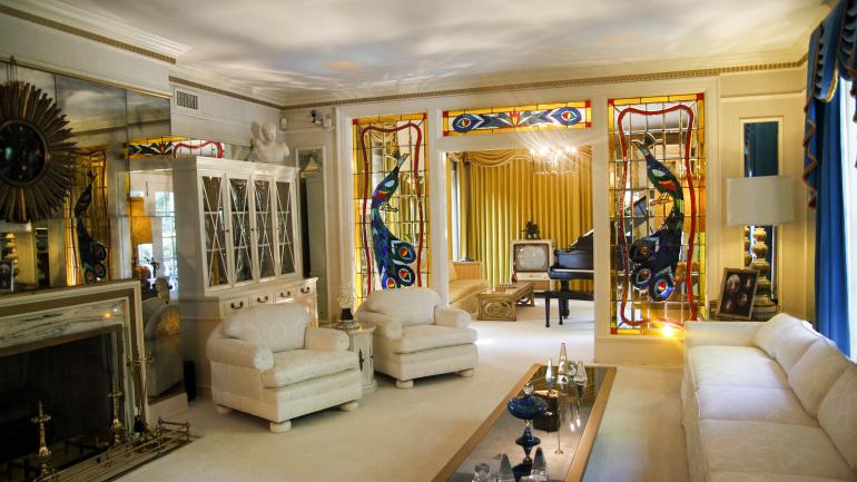 雅园内装饰最精美的起居区之一