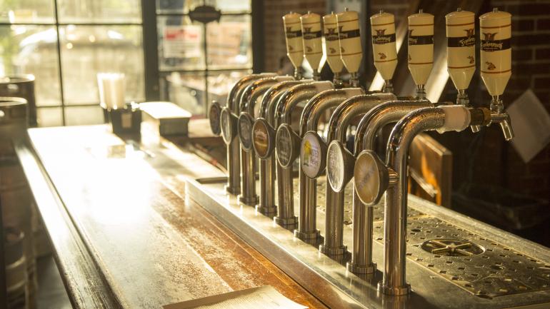 弗兰肯莫斯酿酒厂的啤酒按季节供应