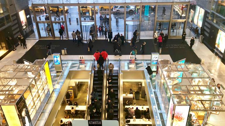 从时代华纳购物中心的较高楼层欣赏到的美景