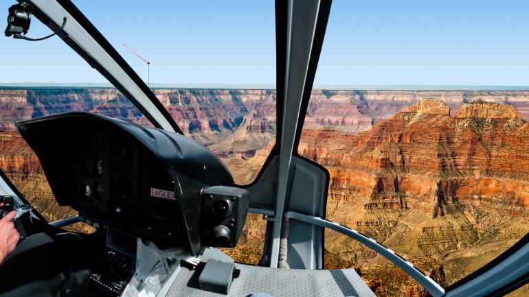 Highlights Air Tour 之旅期间从前排座位欣赏到的美景