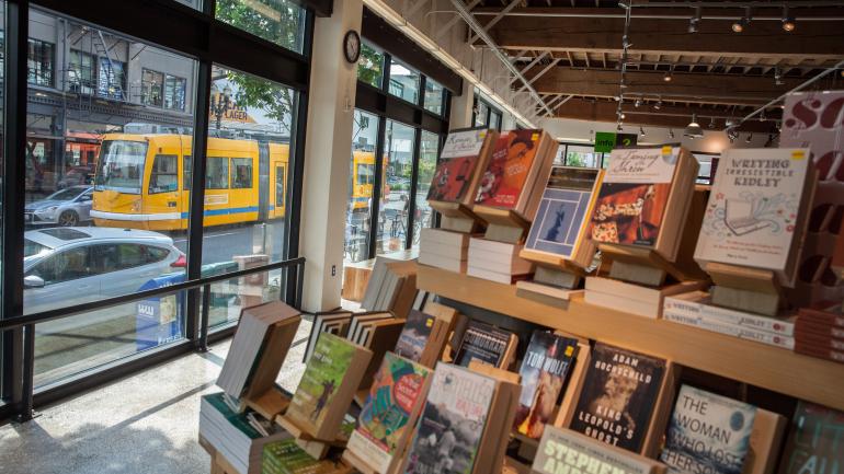 鲍威尔书城内展出的书籍 鲍威尔书城内展出的书籍