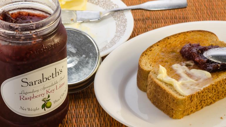 一罐 Sarabeth's 覆盆子青柠檬果酱（餐厅有售）