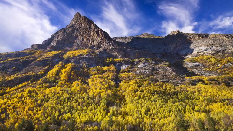 拉莫伊尔峡谷的秋色