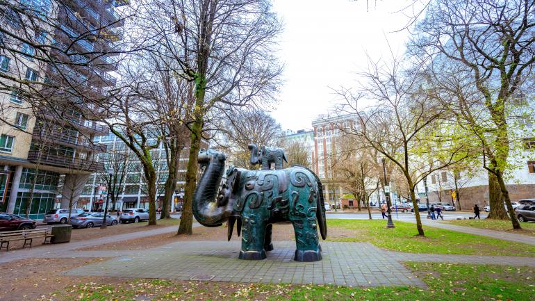 珍珠区的一个大象雕塑 珍珠区的一个大象雕塑