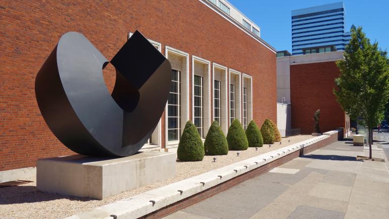 波特兰艺术博物馆外的雕塑