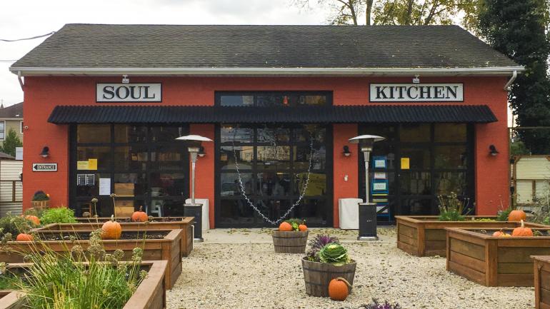 在新泽西州的 JBJ Soul Kitchen 餐厅，按“付您所付”的原则买单