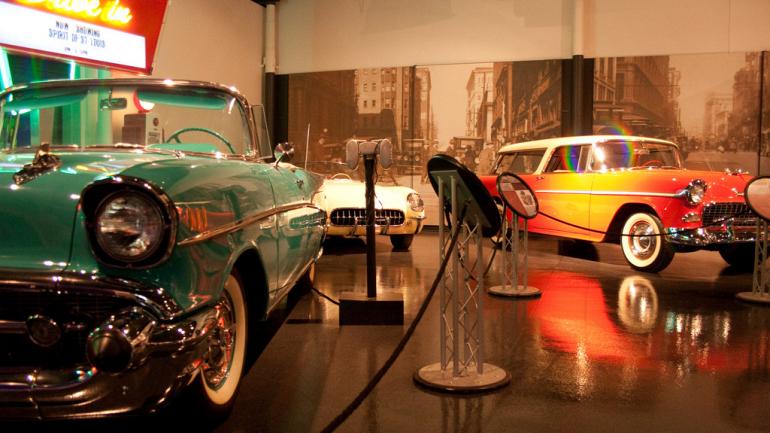 参观交通博物馆  参观交通博物馆