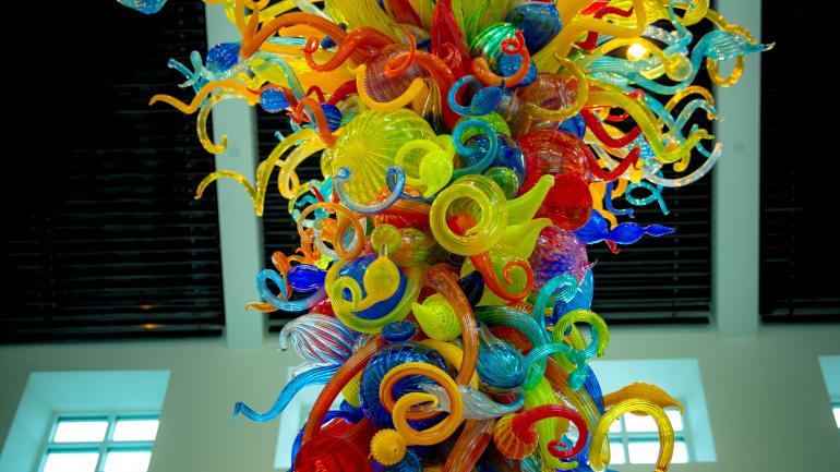 戴尔·奇胡利的 Mille Colori 系列展览