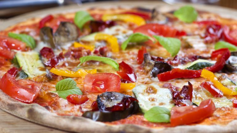 选用新鲜当地食材精心烹制的那不勒斯风味披萨