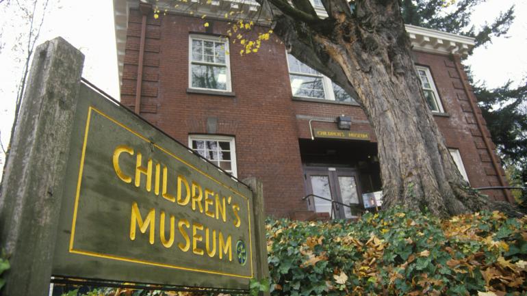 位于古老华盛顿公园内一幢建筑中的波特兰儿童博物馆