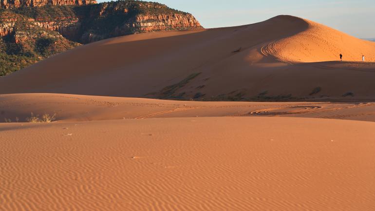 珊瑚红沙丘夕景
