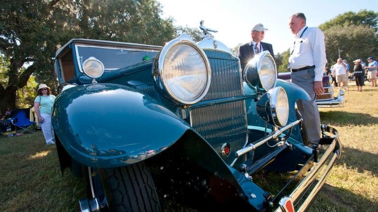 在希尔顿黑德岛古董车展和驾车节上展示的豪华老爷车 在希尔顿黑德岛古董车展和驾车节上展示的豪华老爷车