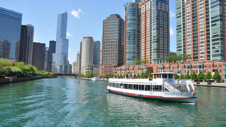 家庭旅行乘坐温德拉观光船再适合不过