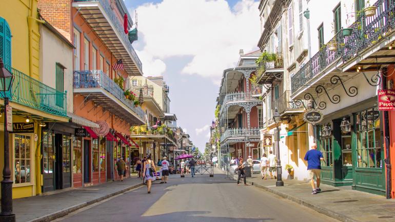 探索新奥尔良法国区的皇家街 探索新奥尔良法国区的皇家街