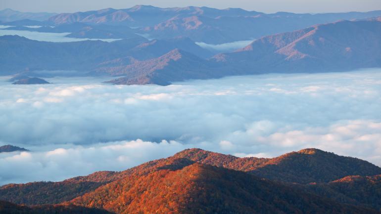 从克林曼斯穹丘欣赏美丽秋景