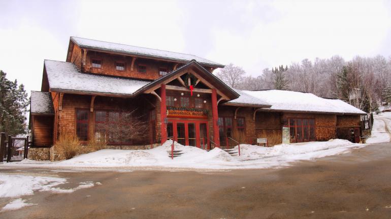 冬季的阿迪朗达克体验馆