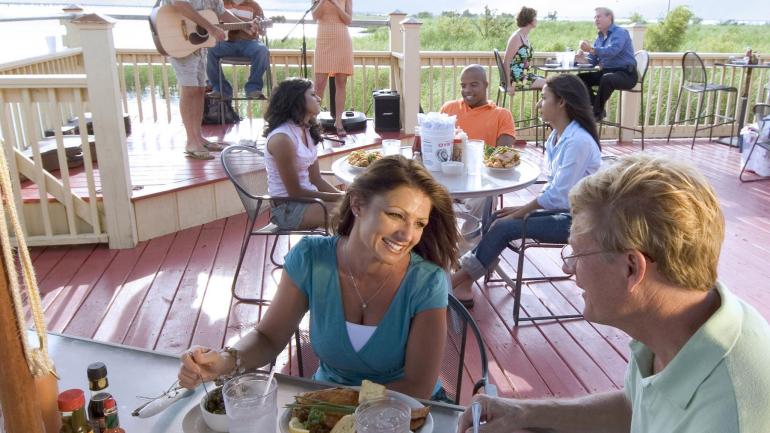 阿拉巴马州莫比尔的海滨餐饮场所