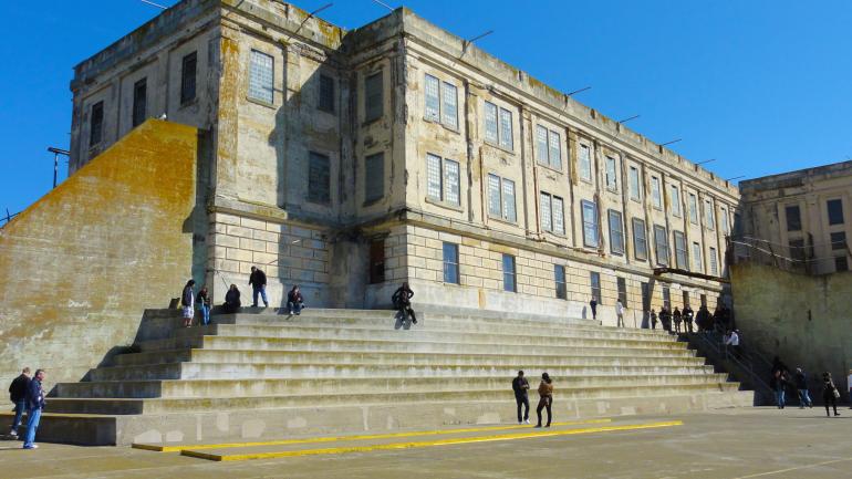 恶魔岛监狱放风广场