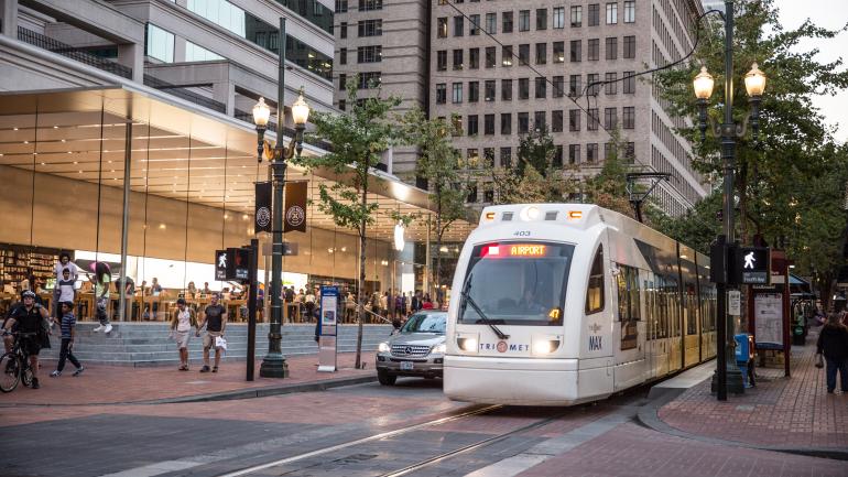 Max轻轨从机场出发直达市内 Max轻轨从机场出发直达市内