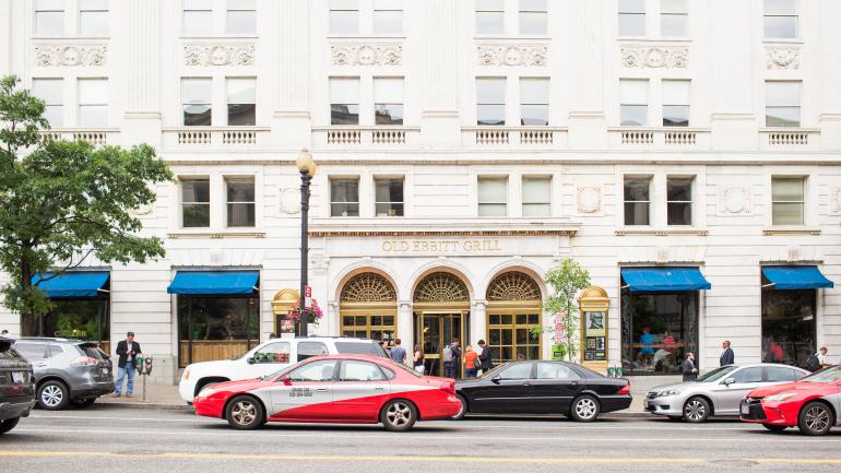 古老的Old Ebbitt Grill于1856建成